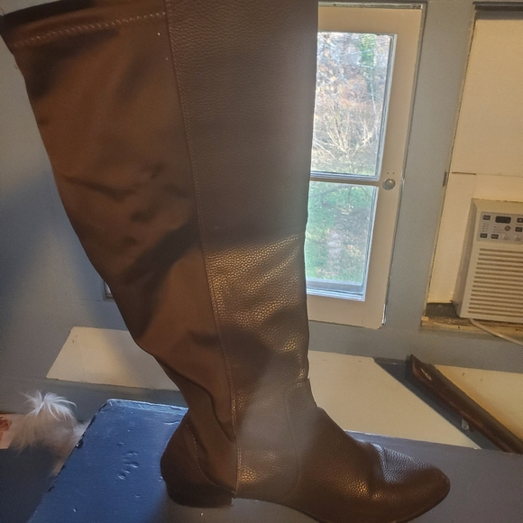 ELOQUII knee high strech boots wide calf - Picture 3 of 3